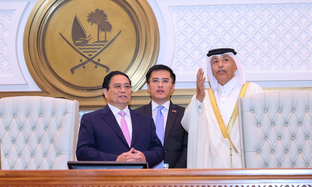Thủ tướng Chính phủ Phạm Minh Chính hội kiến Chủ tịch Quốc hội Qatar Hassan bin Abdulla Al-Ghanim - Ảnh: VGP