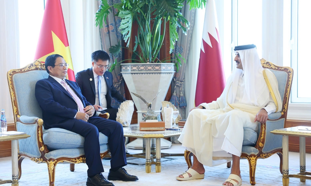 Thủ tướng Phạm Minh Chính hội kiến Quốc vương Qatar Sheikh Tamim Bin Hamad Al Thani - Ảnh: VGP