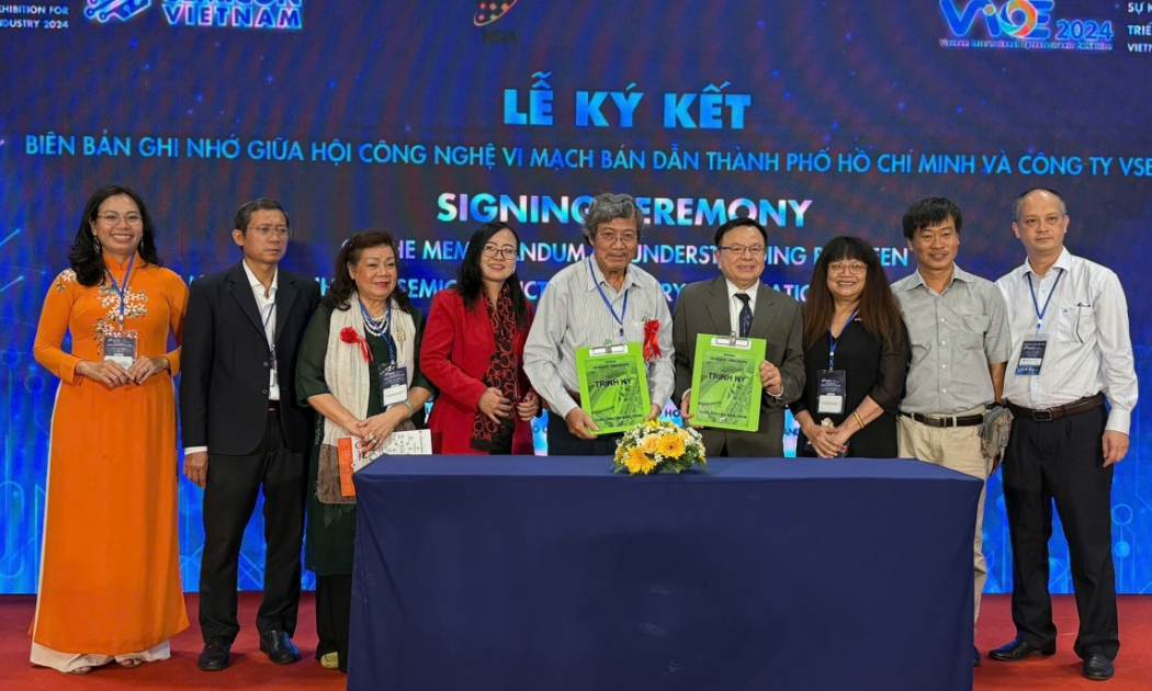 Trong khuôn khổ triển lãm, còn có các hoạt động hội thảo, lễ ký kết giữa các đơn vị, doanh nghiệp, chiều 31/10.