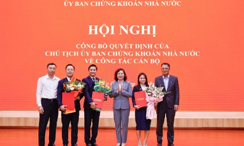 Ủy ban Chứng khoán Nhà nước công bố, trao quyết định bổ nhiệm nhân sự lãnh đạo cấp vụ trưởng 