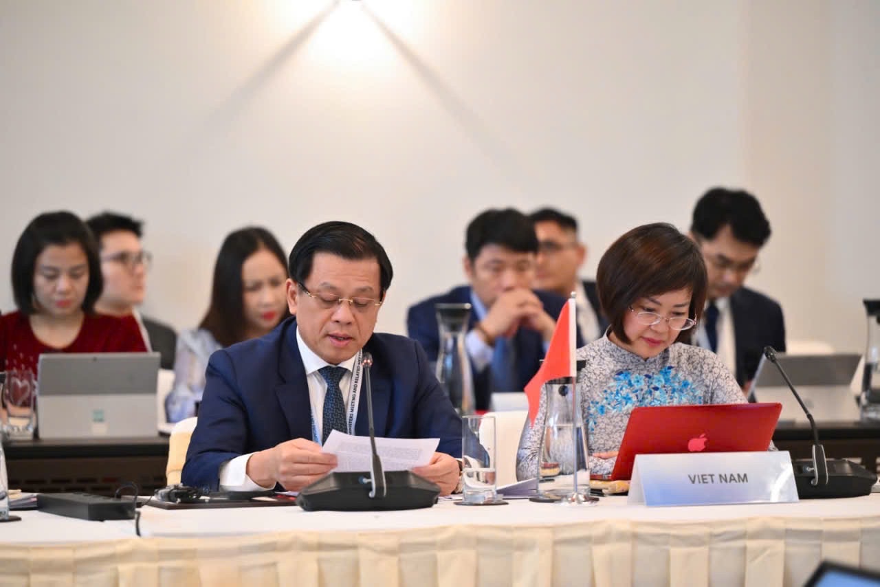 Thứ trưởng Bộ Lao động - Thương binh và Xã hội Nguyễn Bá Hoan phát biểu tại Hội nghị ALMM-28. Ảnh: MOLISA.