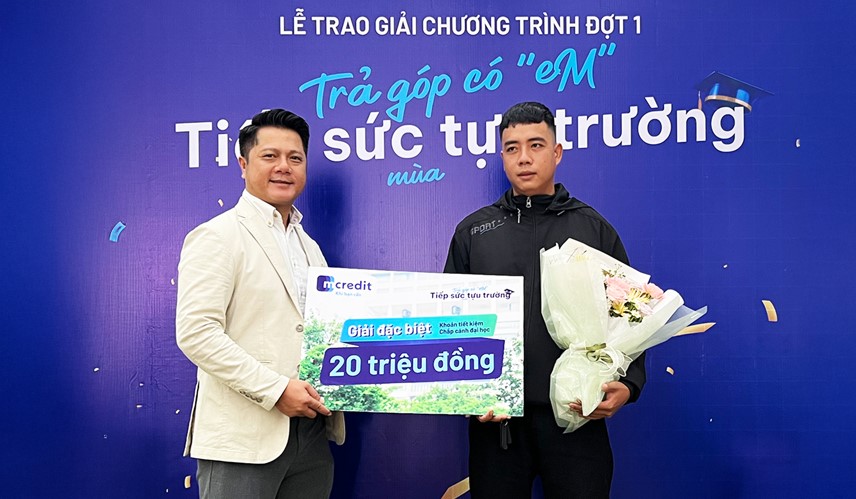 Kh&aacute;ch h&agrave;ng L&ocirc; Kh&aacute;nh Duy nhận Giải Đặc biệt trị gi&aacute; 20.000.000 đồng.