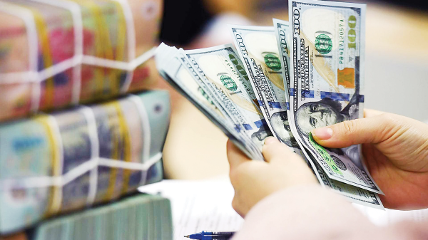 Xoay xở điều hành tỷ giá trong không gian hạn hẹp