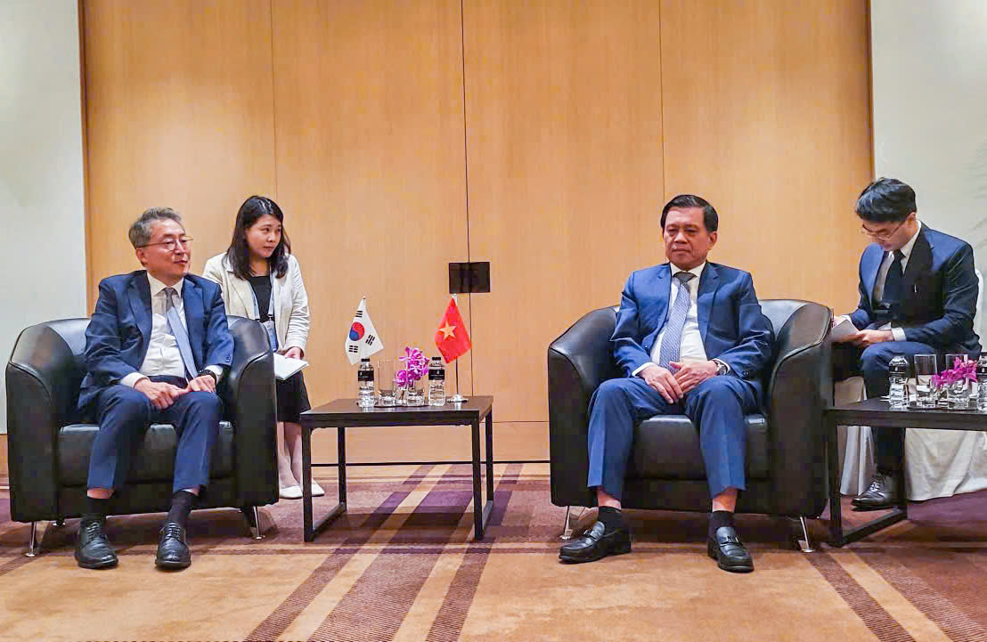 Thứ trưởng Nguyễn Bá Hoan gặp gỡ Thứ trưởng Bộ Lao động và Việc làm Hàn Quốc Kim Ni Suk. Ảnh: MOLISA.