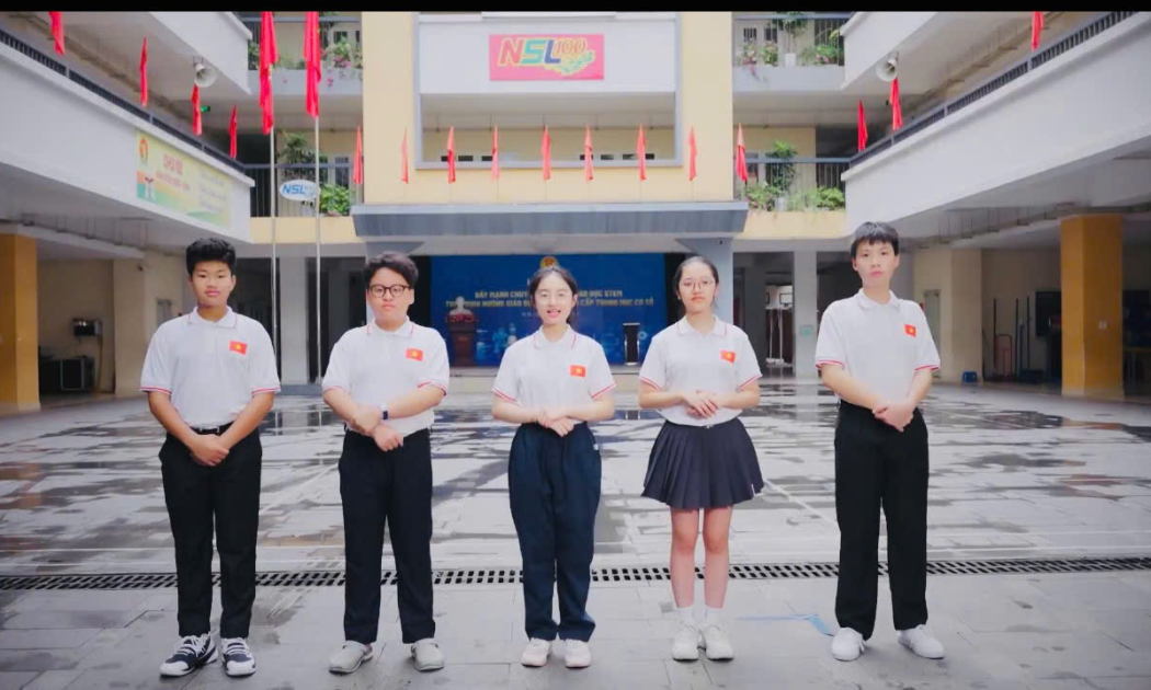 Nhóm học sinh trường THCS Ngô Sĩ Liên, THCS Chu Văn An và THPT Nhân Chính - Hà Nội đạt thành tích xuất sắc nhất.