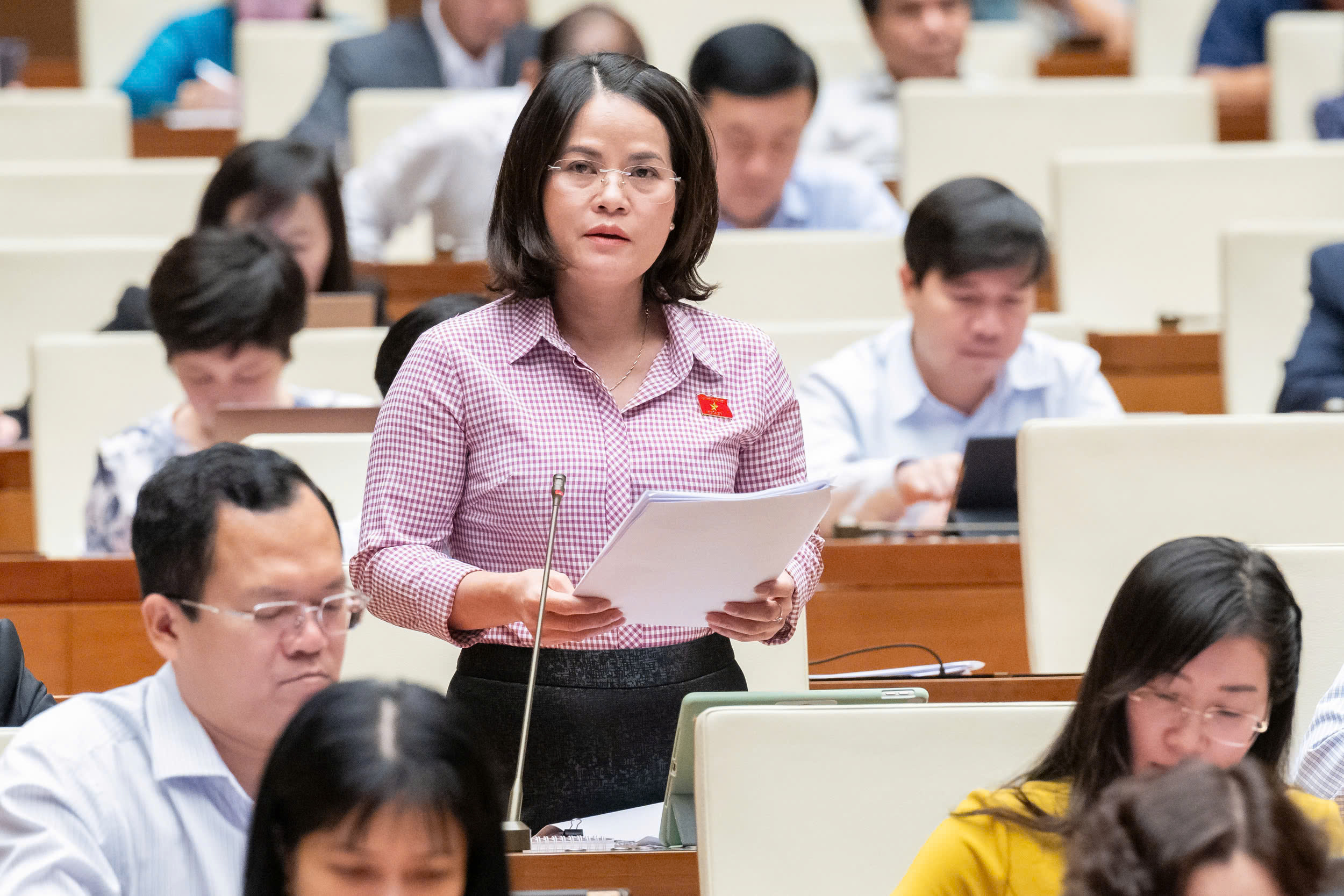 Đại biểu Nguyễn Hoàng Bảo Trân, đoàn tỉnh Bình Dương. Ảnh: Quochoi.vn.