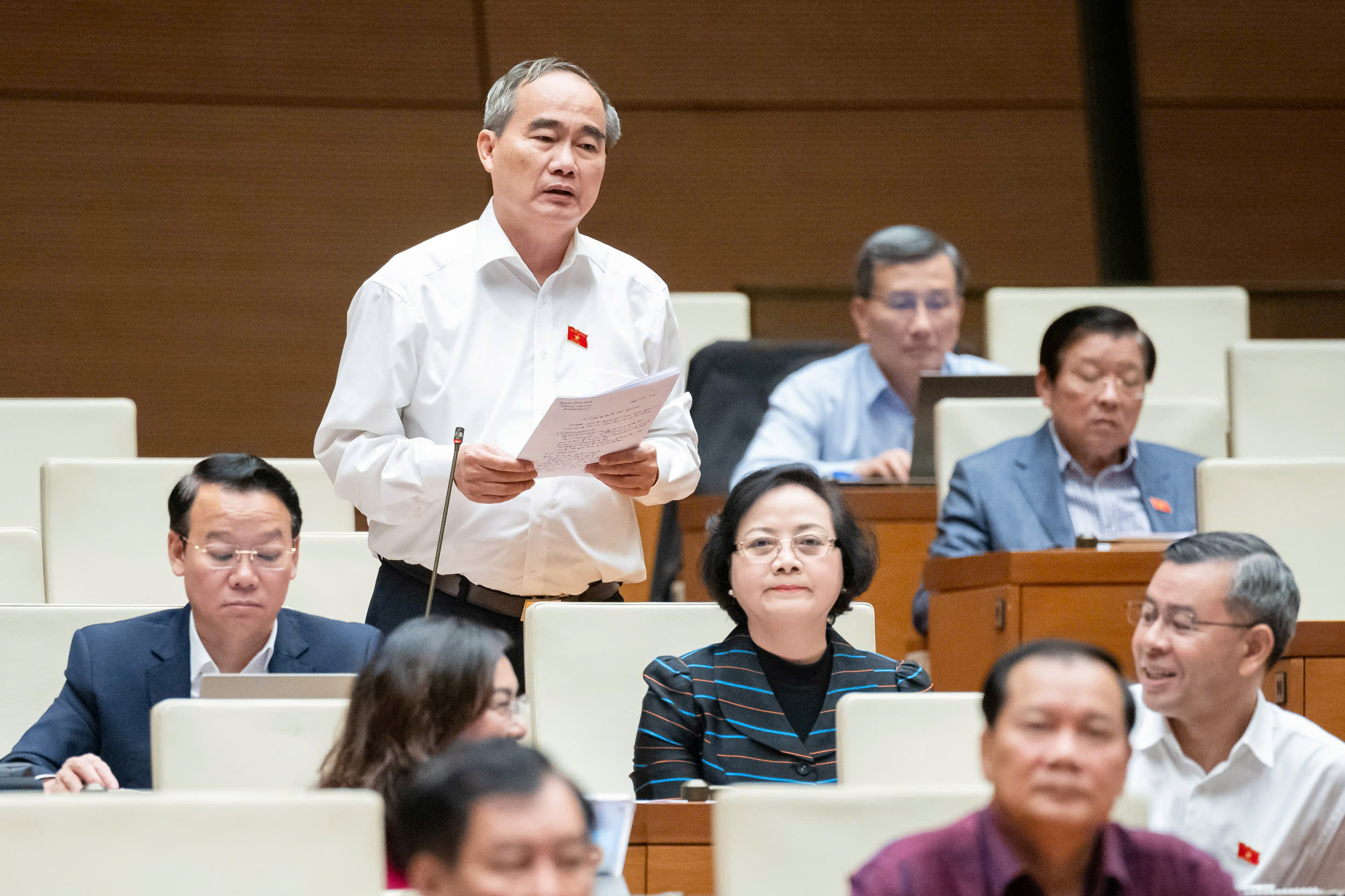 Đại biểu Nguyễn Thiện Nhân, Đoàn TP.HCM đề nghị cần công bố mức sống tối thiểu. Ảnh: Quochoi.vn.