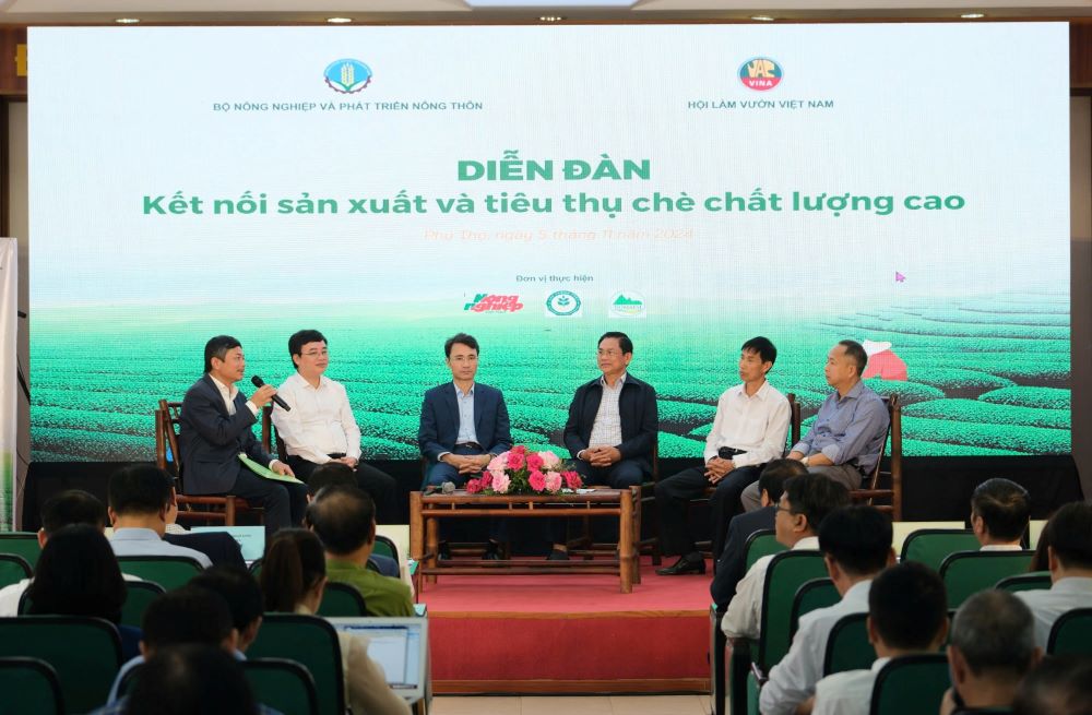 Quang cảnh Diễn đàn.