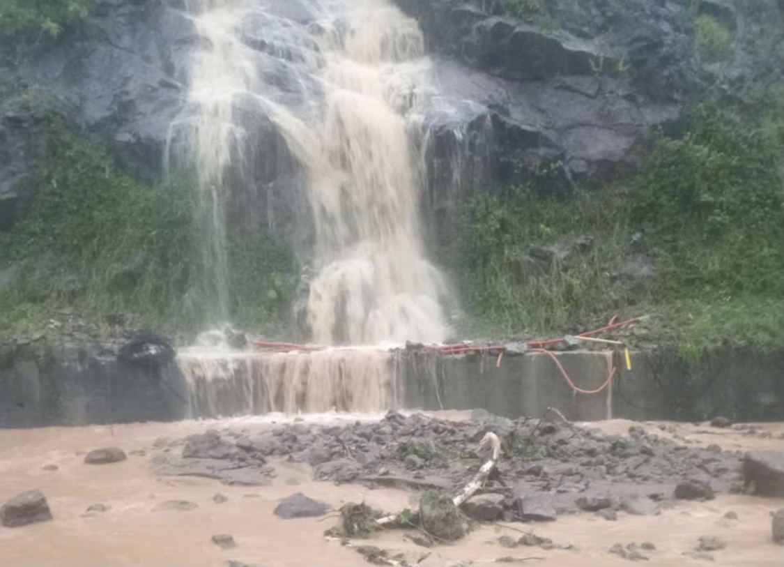 Đường l&ecirc;n Suối Đ&aacute; bị sạt lở s&aacute;ng ng&agrave;y 5/11.