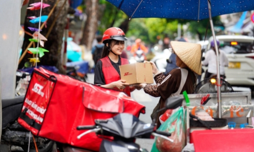 Người dùng kỳ vọng gì từ hiện tượng “nở rộ” thương mại điện tử