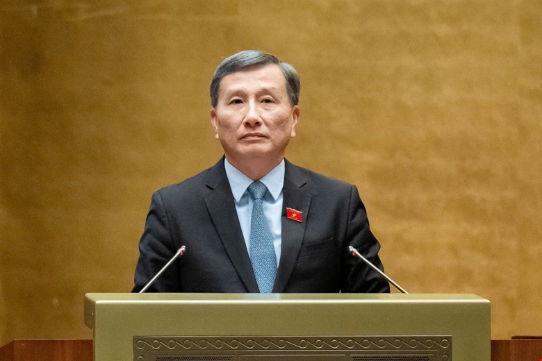 Chủ nhiệm Ủy ban Khoa học, C&ocirc;ng nghệ v&agrave; M&ocirc;i trường L&ecirc; Quang Huy b&aacute;o c&aacute;o giải tr&igrave;nh, tiếp thu, chỉnh l&yacute; dự thảo Luật Địa chất v&agrave; kho&aacute;ng sản chiều ng&agrave;y 5/11.