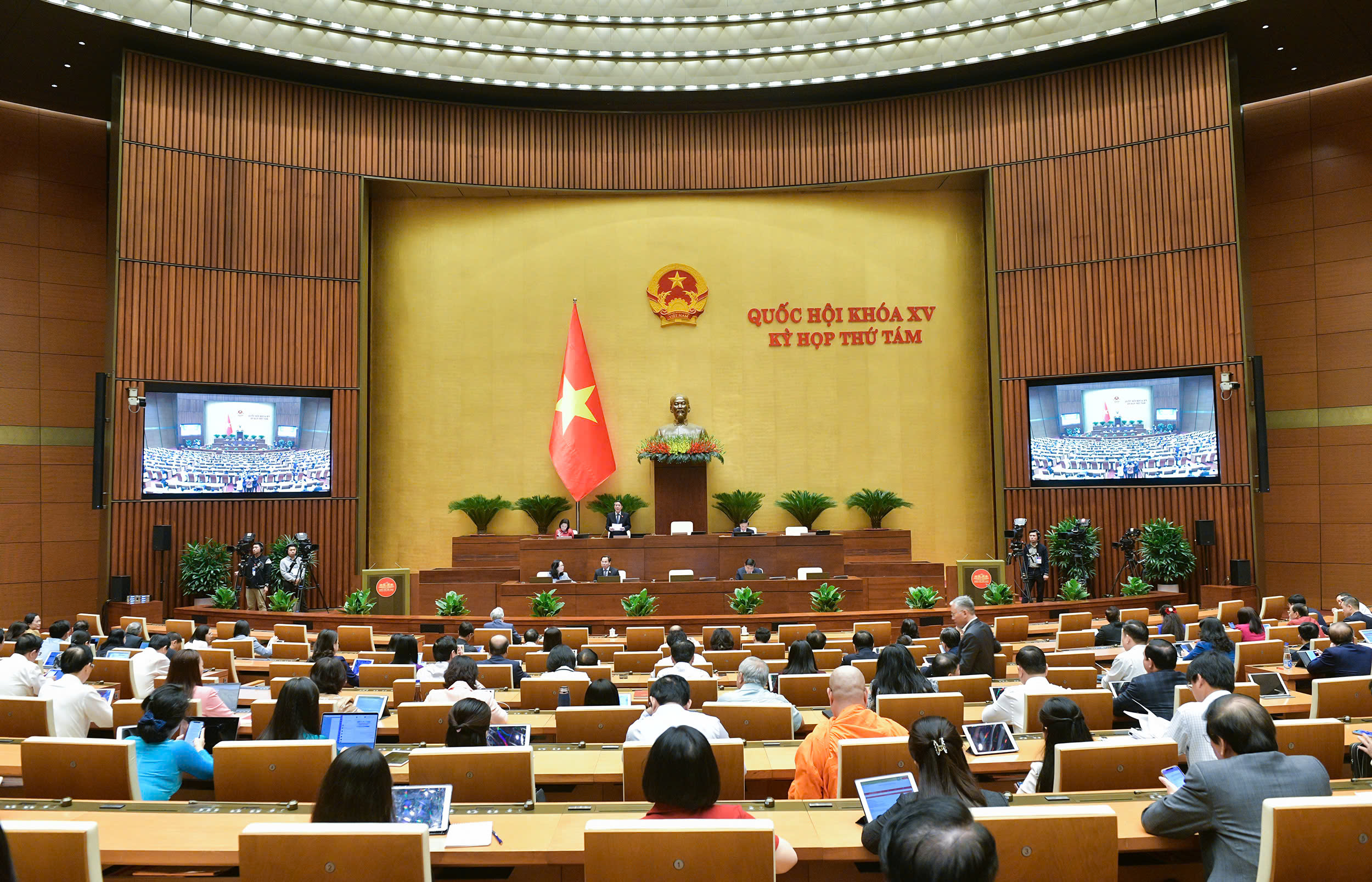 Quang cảnh phi&ecirc;n thảo luận - Ảnh: Quochoi.vn