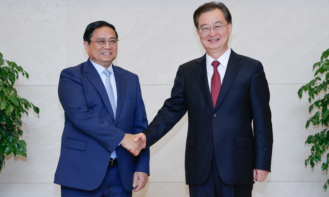 Thủ tướng Chính phủ Phạm Minh Chính tiếp đồng chí Vương Ninh, Ủy viên Ban chấp hành Trung ương Đảng Cộng sản Trung Quốc, Bí thư Tỉnh ủy tỉnh Vân Nam - Ảnh: VGP