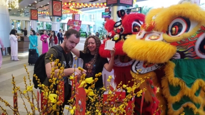 More than 14.1 million foreign tourists arrived in Vietnam in 10 months