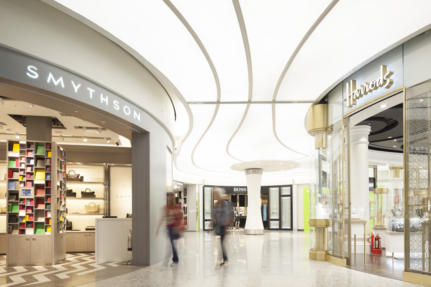 C&aacute;c nh&agrave; b&aacute;n lẻ Ch&acirc;u &Acirc;u đang đầu tư v&agrave;o c&aacute;c cửa h&agrave;ng thực tế để k&iacute;ch th&iacute;ch cả doanh số b&aacute;n h&agrave;ng trực tuyến.