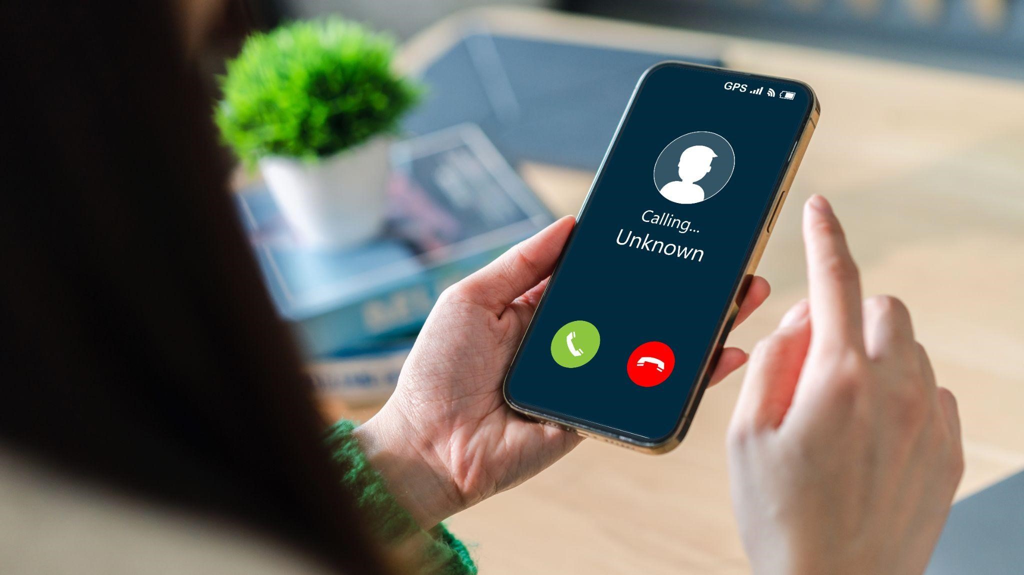 Sinh viên cần cảnh giác với tin nhắn, cuộc gọi, email hoặc đường dẫn website không rõ nguồn gốc yêu cầu thông tin cá nhân.