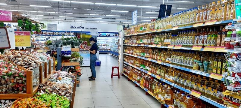  Vietnam's retail sales and tourism sector show strong growth