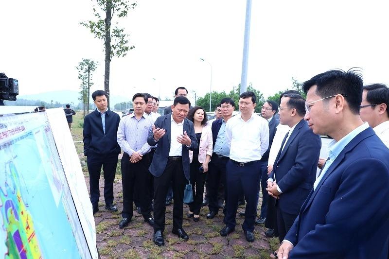 Đoàn công tác khảo sát vị trí đề xuất xây dựng kho dự trữ quốc gia đối với dầu thô, kho dự trữ LNG