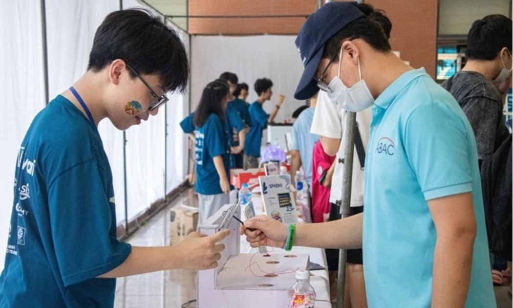 Science Tornado là sự kiện thu hút sự quan tâm của nhiều học sinh và phụ huynh trong lĩnh vực khoa học.