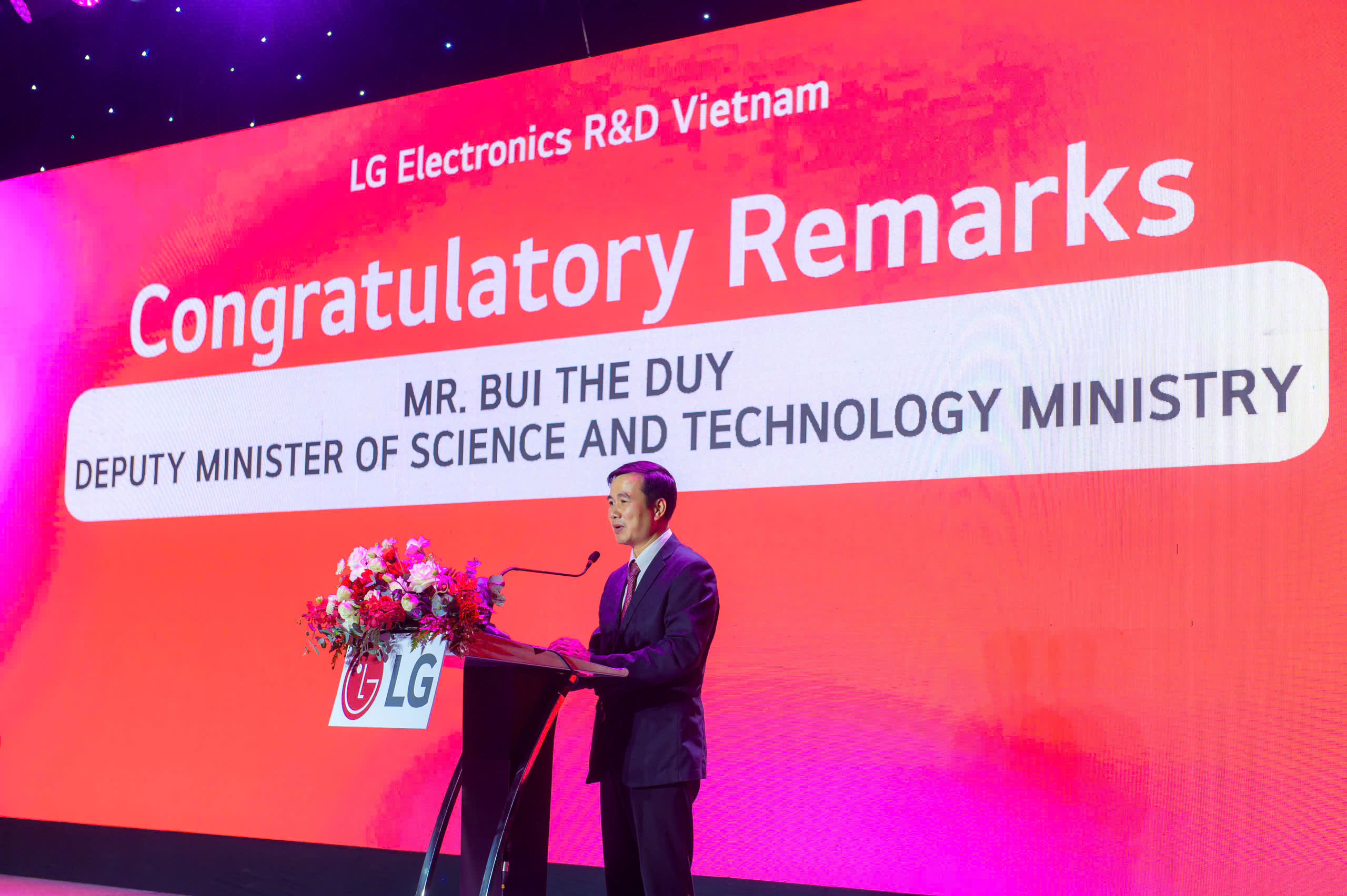 Thứ trưởng Bùi Thế Duy phát biểu.