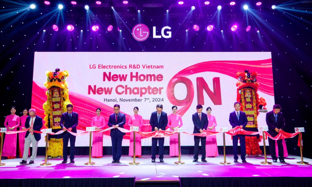 Ban lãnh đạo LGEDV và các khách quý thực hiện Nghi lễ Khánh thành trụ sở mới.