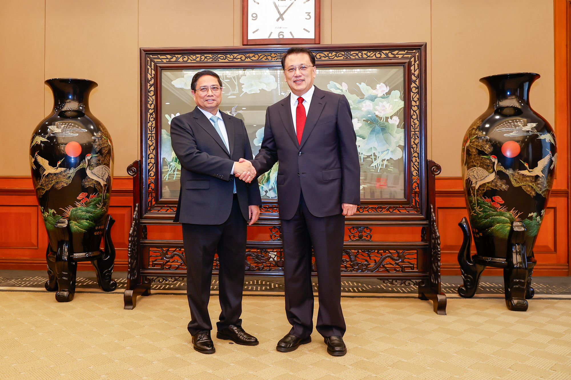 Thủ tướng Phạm Minh Chính hội kiến Bí thư Trùng Khánh (Trung Quốc) Viên Gia Quân - Ảnh: VGP