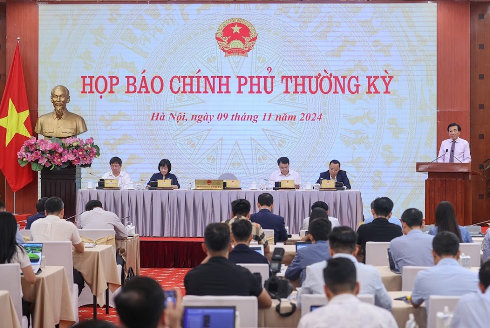 Bộ trưởng, Chủ nhiệm Văn phòng Chính phủ Trần Văn Sơn chủ trì buổi họp báo Chính phủ thường kỳ tháng 10/2024.