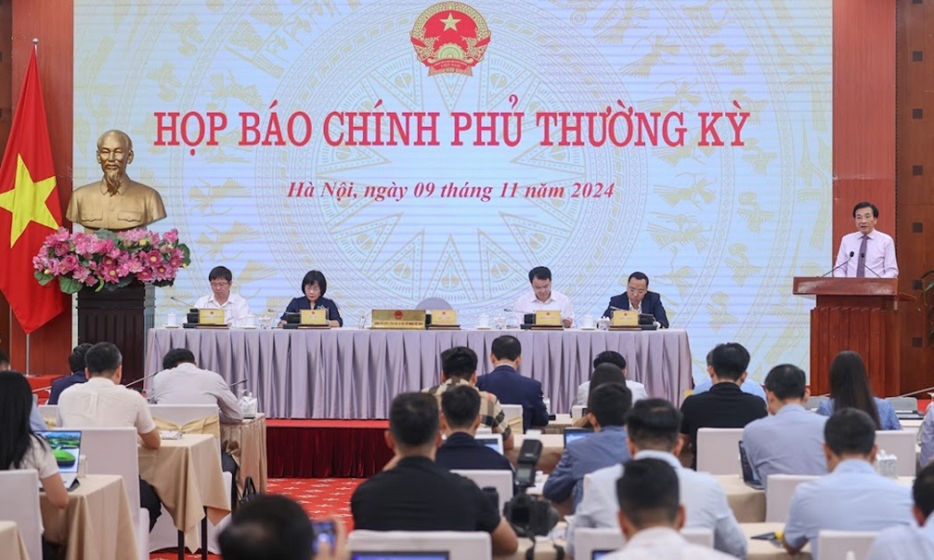 Bộ trưởng, Chủ nhiệm Văn phòng Chính phủ Trần Văn Sơn chủ trì buổi họp báo Chính phủ thường kỳ tháng 10/2024.