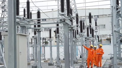 10M electricity generation and imports reach over 258 billion kWh