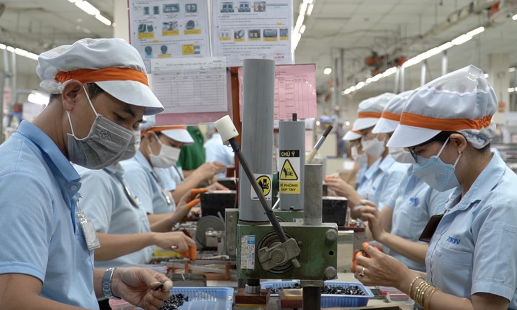 Các doanh nghiệp trong lĩnh vực sản xuất gia tăng tuyển dụng lao động cuối năm. Ảnh minh họa: Internet.