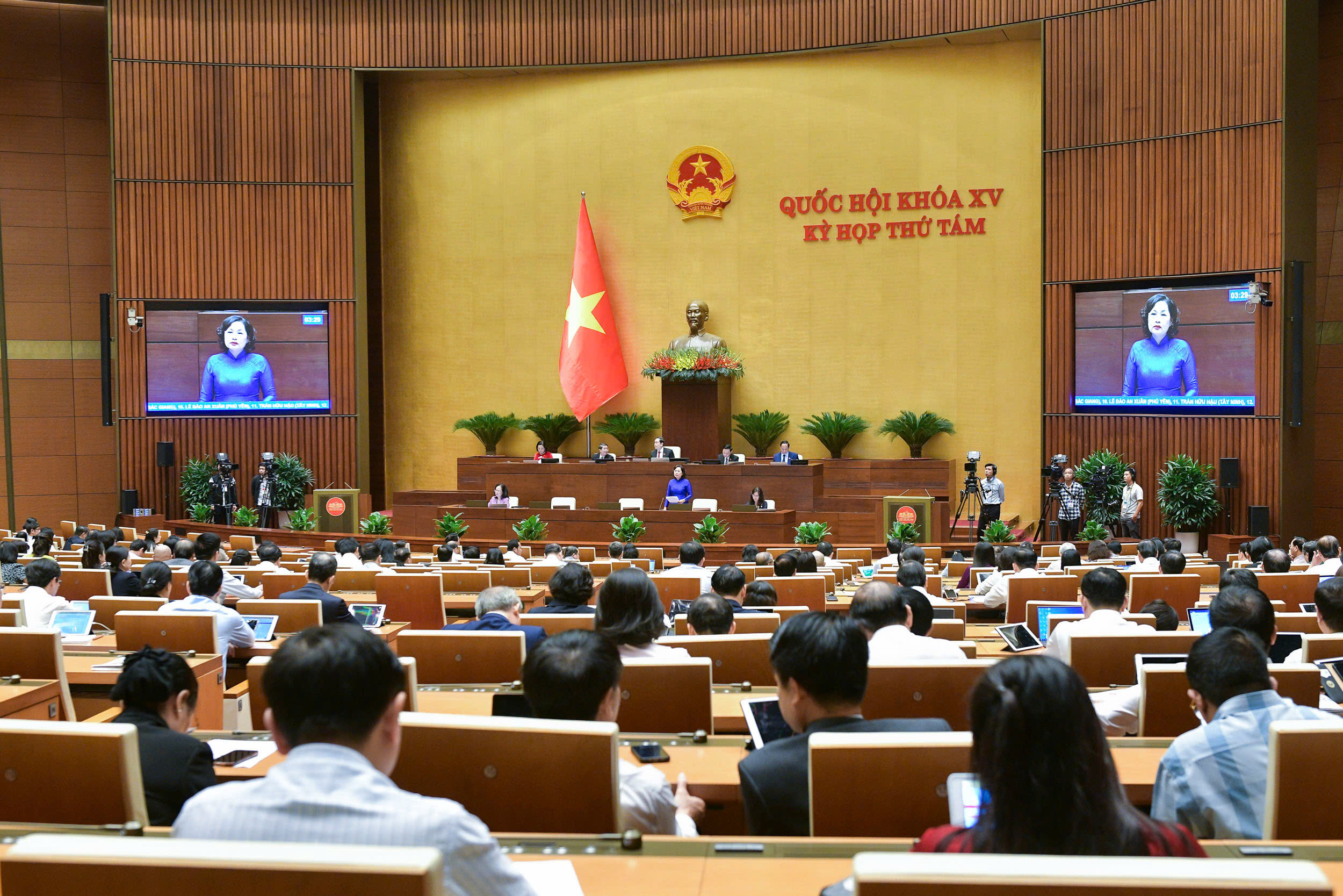 Toàn cảnh phiên chất vấn.