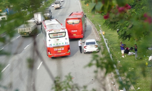Yêu cầu Bộ Giao thông Vận tải rà soát loạt quy định liên quan tới “xe dù, bến cóc” và tiêu chuẩn khí thải với xe cơ giới