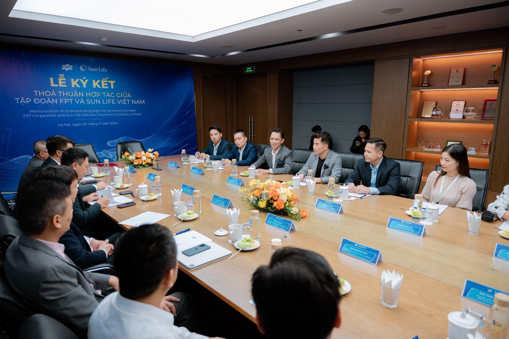 Đoàn đại biểu Sun Life Việt Nam trong buổi Lễ ký kết.