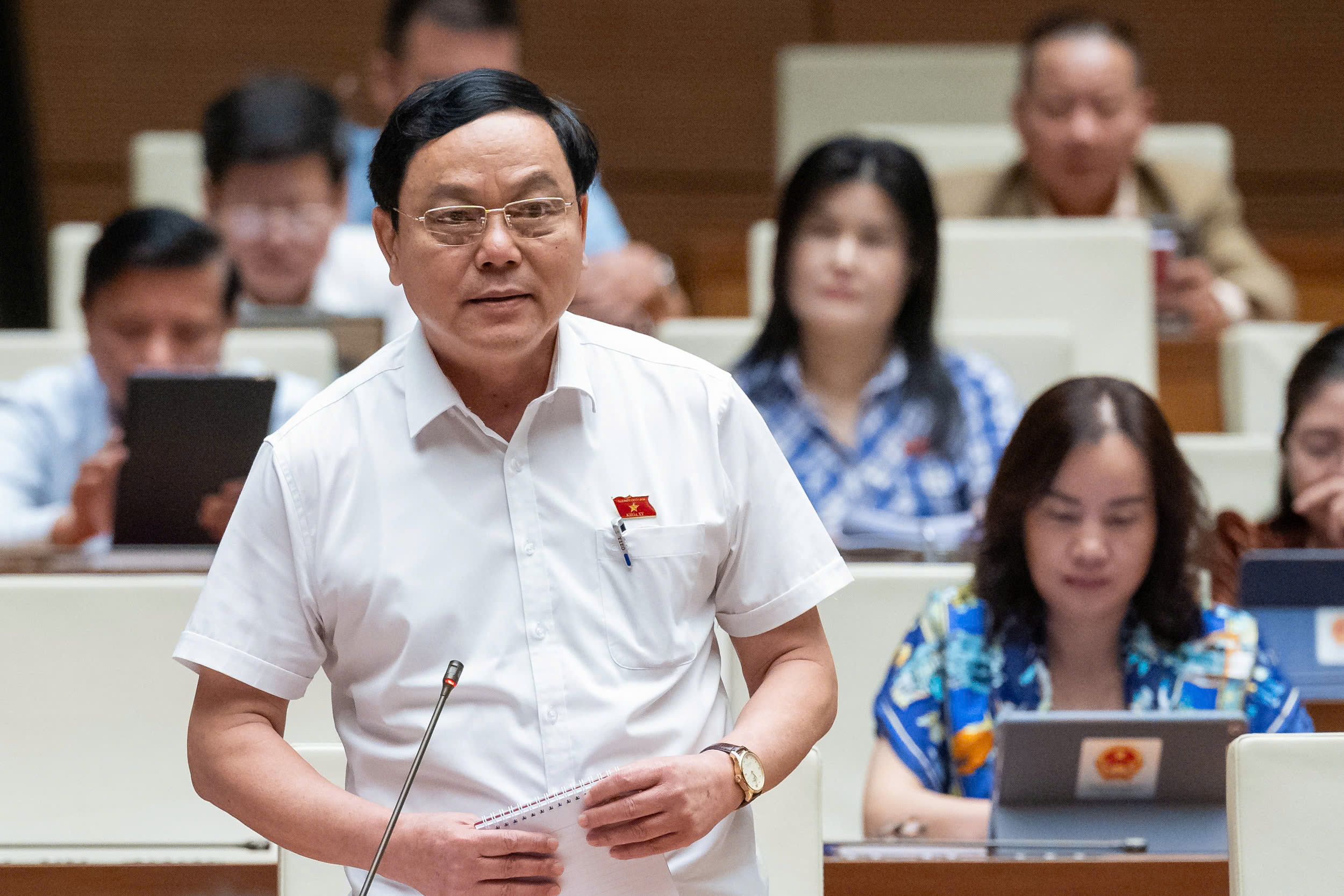 Đại biểu Hoàng Đức Thắng, đoàn Quảng Trị: Có cần hợp tác giữa báo chí và các nhà mạng xã hội trong quan hệ kinh tế, quảng cáo?