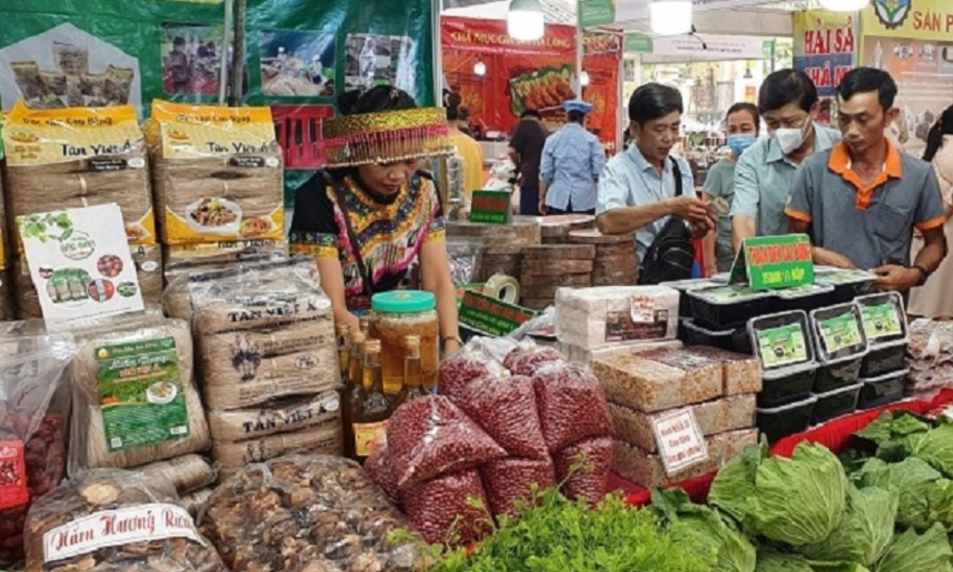 AgroViet 2023 đã có hơn 200 gian hàng trưng bày sản phẩm của trên 100 đơn vị trong và ngoài nước. Ảnh minh họa.