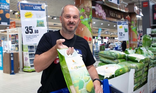 Doanh nghiệp “đặt hàng” các đại diện Việt Nam tại nước ngoài phát triển thị trường xuất khẩu