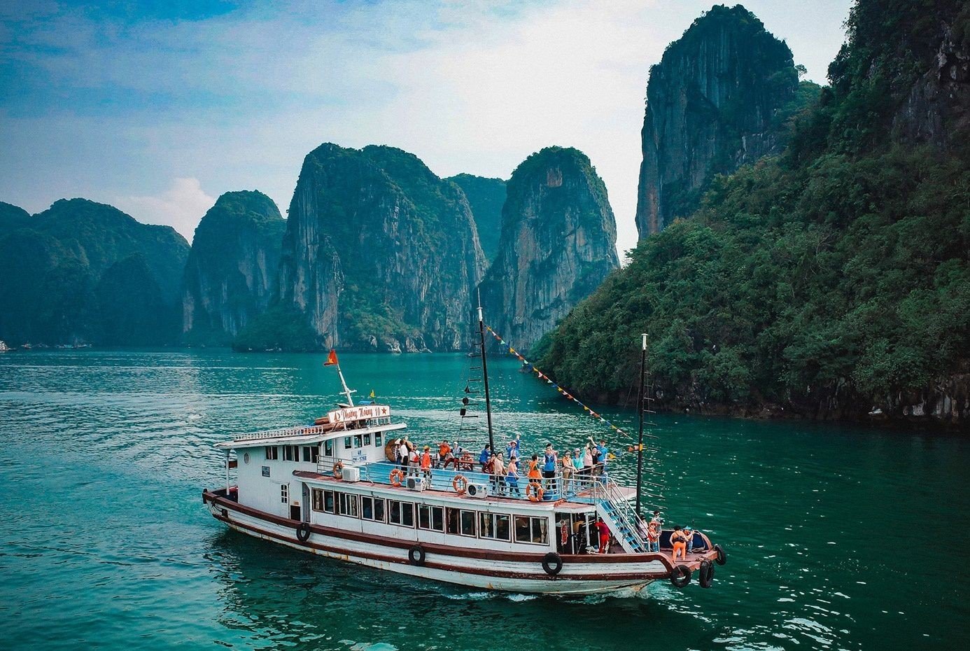 Hiện trên Vịnh Hạ Long có 508 tàu, trong đó 118 tàu lưu trú vỏ gỗ cần được thay thế hoặc đóng mới.