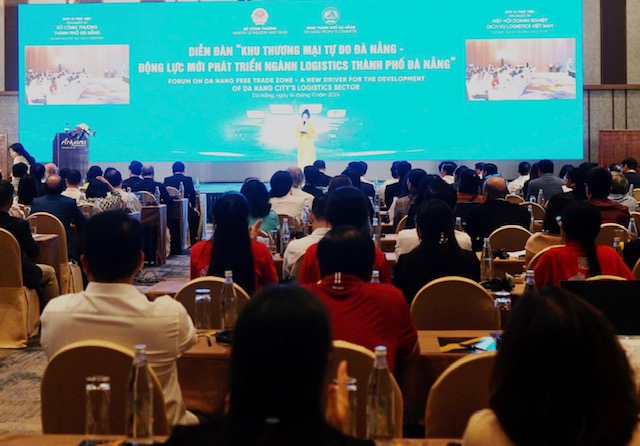 Quang cảnh Diễn đ&agrave;n &ldquo;Khu thương mại tự do Đ&agrave; Nẵng &ndash; Động lực mới ph&aacute;t triển ng&agrave;nh logistics th&agrave;nh phố Đ&agrave; Nẵng&rdquo;.