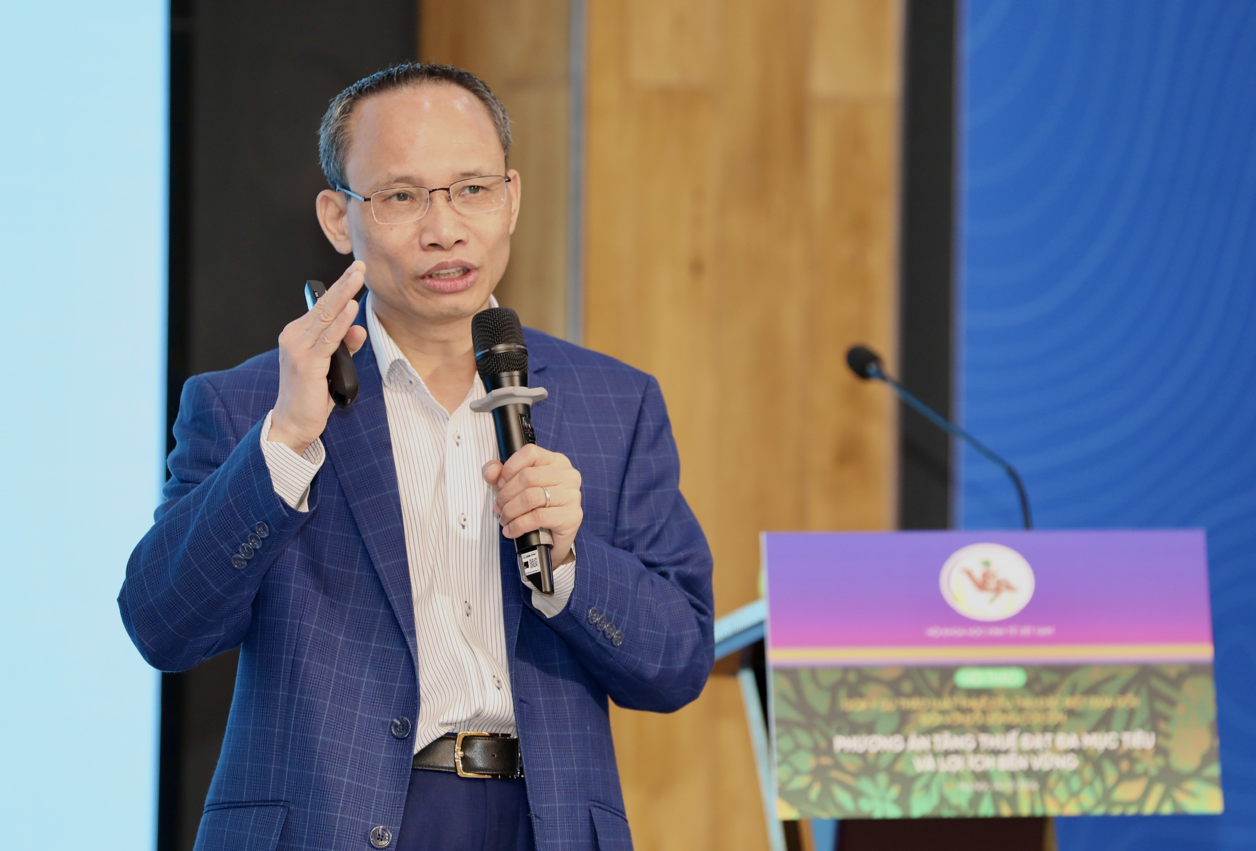 TS. Cấn Văn Lực, Thành viên HĐTV Chính sách Tài chính Tiền tệ Quốc gia, Chuyên gia kinh tế trưởng Ngân hàng BIDV. Ảnh: Việt Dũng.
