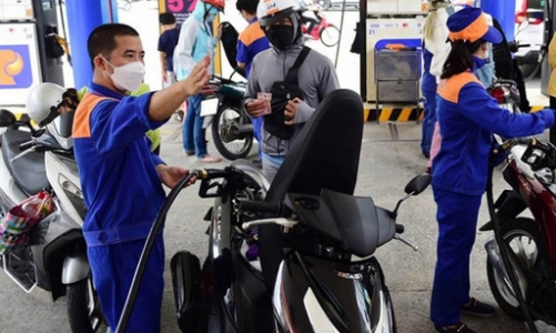 Đồng loạt giảm giá xăng dầu