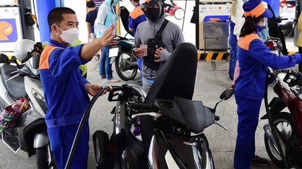 Đồng loạt giảm giá xăng dầu