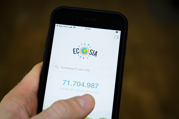 Cứ mỗi 50 lượt tìm kiếm, Ecosia sẽ trồng một cây xanh.