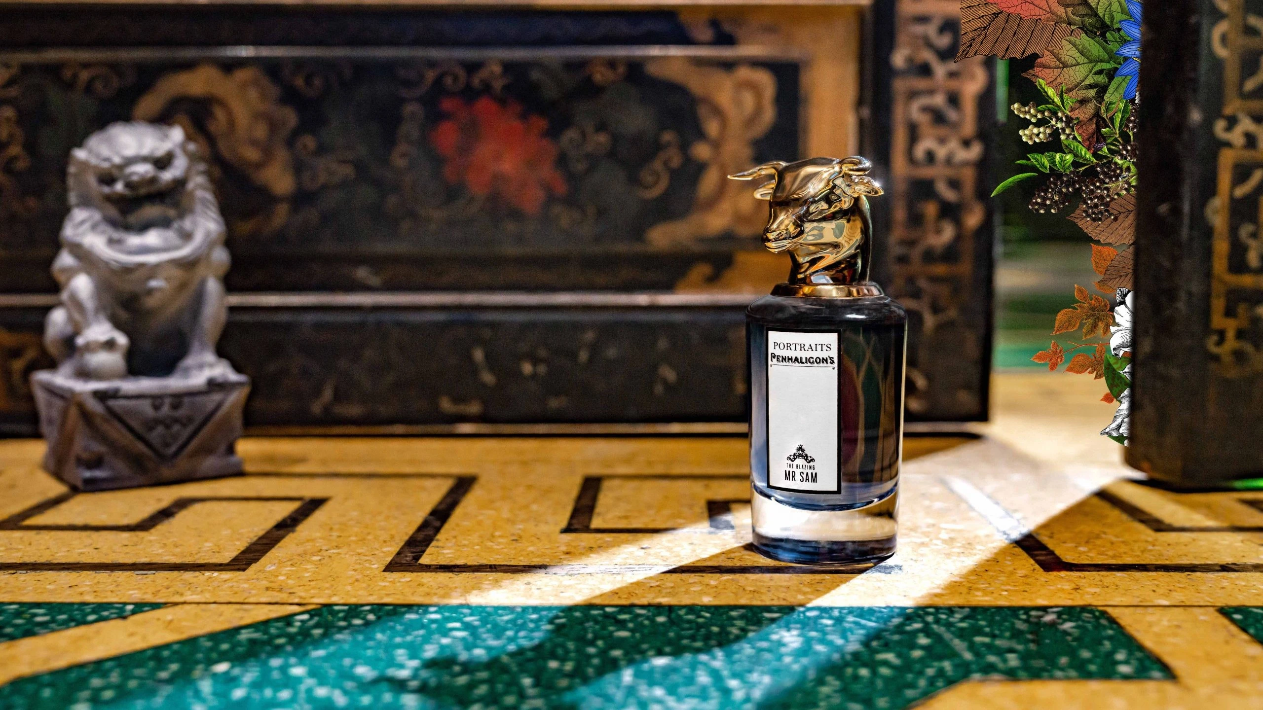 Người ti&ecirc;u d&ugrave;ng hoặc chọn c&aacute;c thương hiệu quốc tế cao cấp hoặc chọn nước hoa nội địa gi&aacute; rẻ v&agrave; mang đậm hơi thở Trung Hoa.