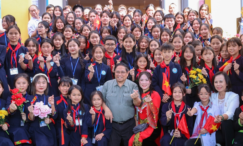 Thủ tướng Phạm Minh Chính dự Ngày hội Đại đoàn kết toàn dân tộc tại tỉnh Lạng Sơn. Ảnh: VGP. 