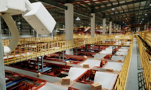 J&T Express xử lý hơn 100 triệu bưu kiện trong một ngày sau đợt sale 11/11