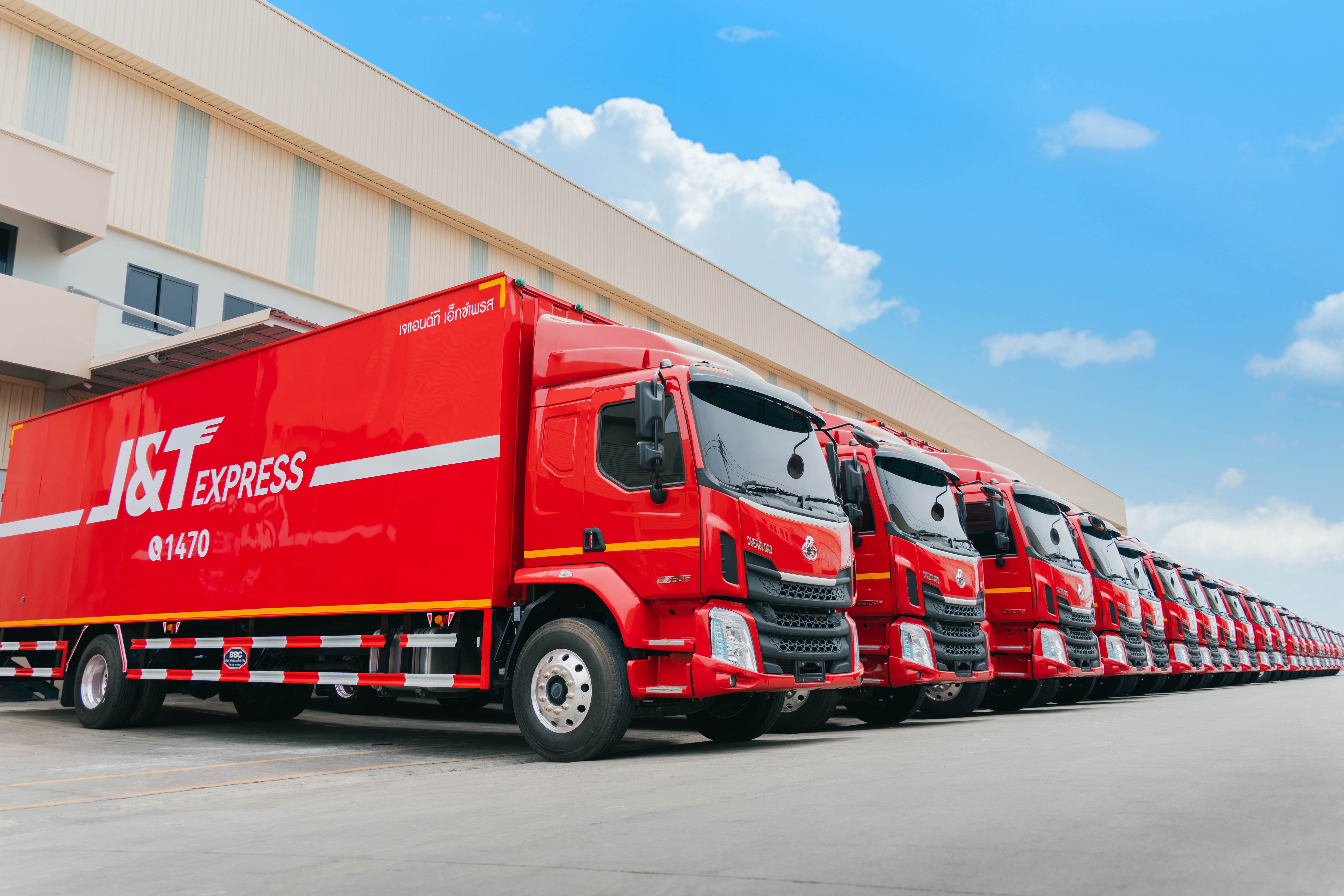 J&T Express Thái Lan bổ sung hơn 900 phương tiện vận chuyển đáp ứng nhu cầu chuyển phát mùa cao điểm.