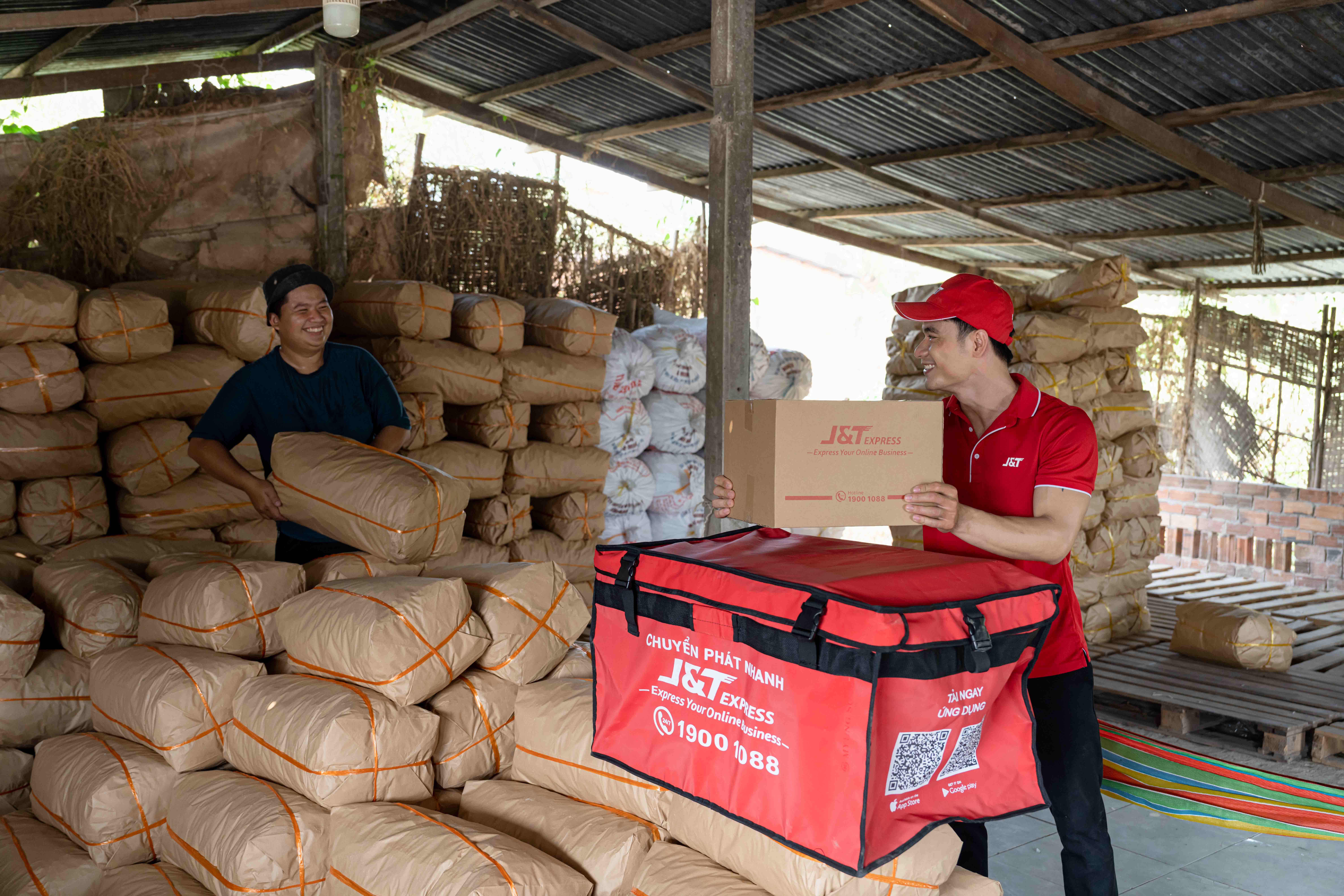 Tại Việt Nam, J&T Express triển khai nhiều chương trình hỗ trợ và đồng hành cùng các nhà bán.