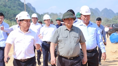 PM requests to complete two expressways in Cao Bang and Lang Son border provinces in 2025