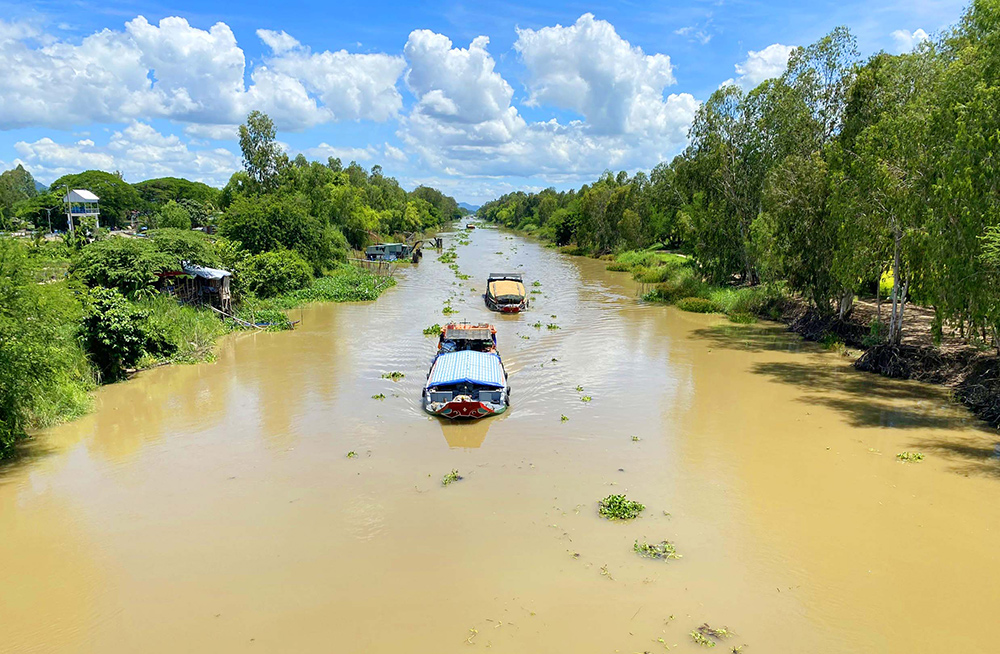 Kênh Vĩnh Tế là công trình thủy lợi thủ công dài nhất Việt Nam, có giá trị vô cùng quan trọng đối với sự phát triển của vùng ĐBSCL.