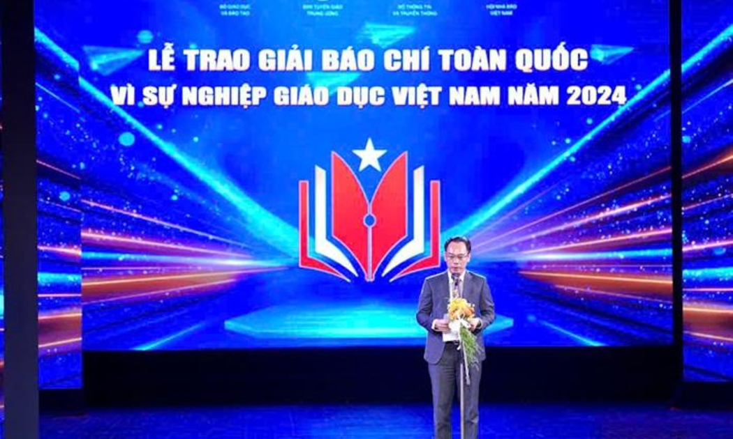 Thứ trưởng Hoàng Minh Sơn phát biểu tại lễ trao giải. Ảnh: MOET.